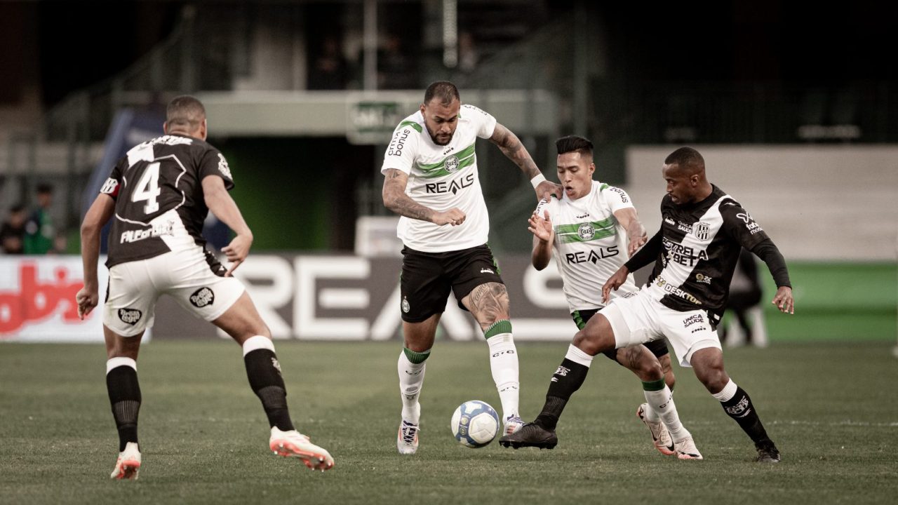 Júnior Brumado em Coritiba x Ponte Preta