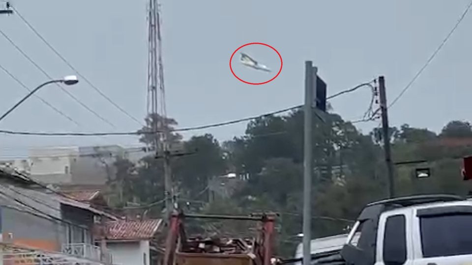 avião-caiu-vinhedo