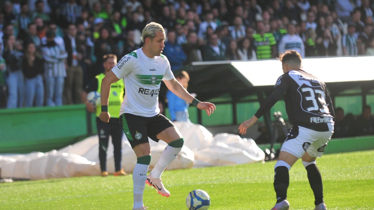 Coritiba x Ponte Preta.