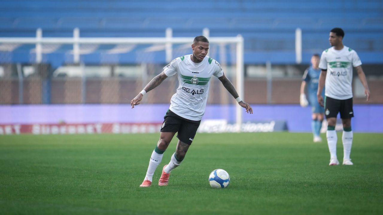 Zé Gabriel em Brusque x Coritiba