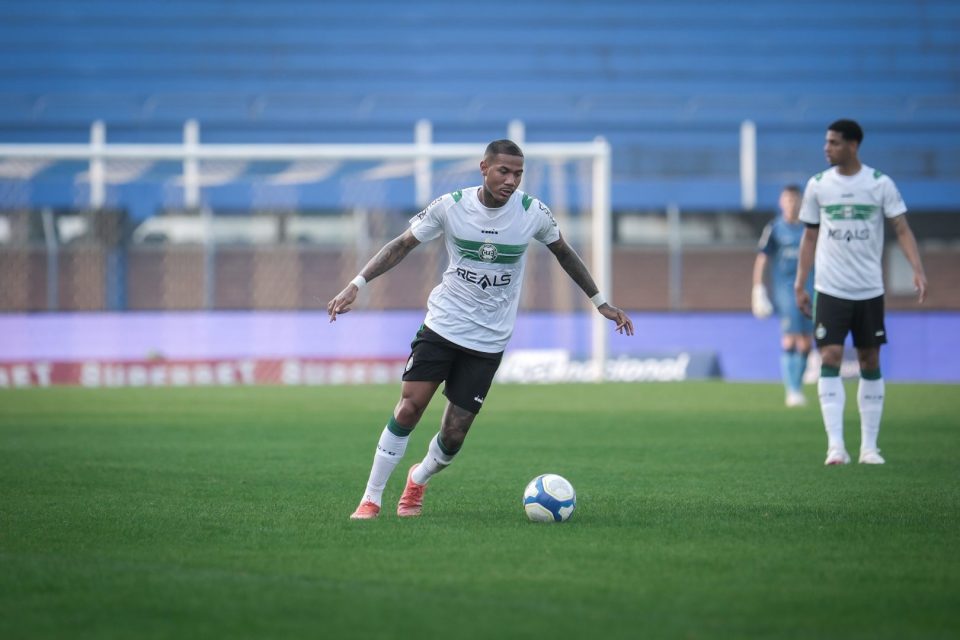 Zé Gabriel em Brusque x Coritiba