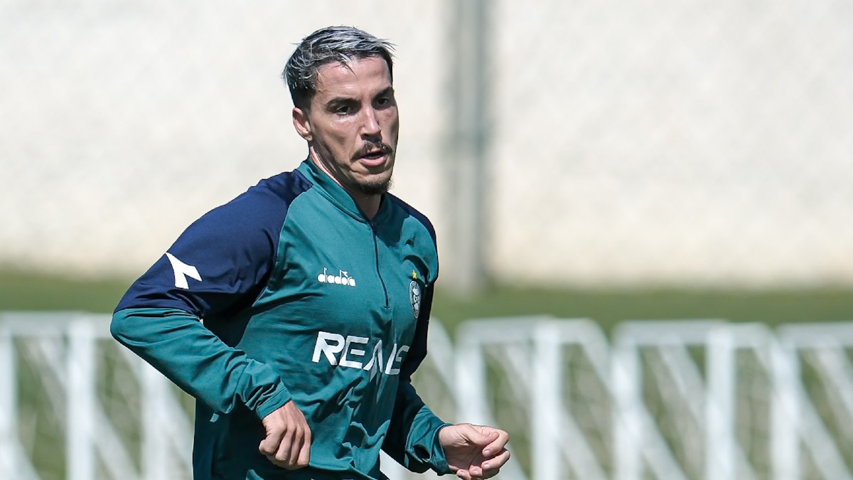 Josué Pesqueira, em treino do Coritiba