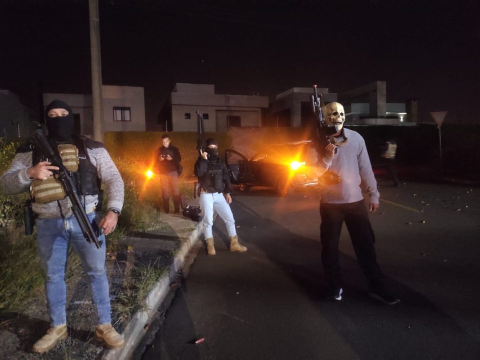 pm simula invasão de ponta grossa