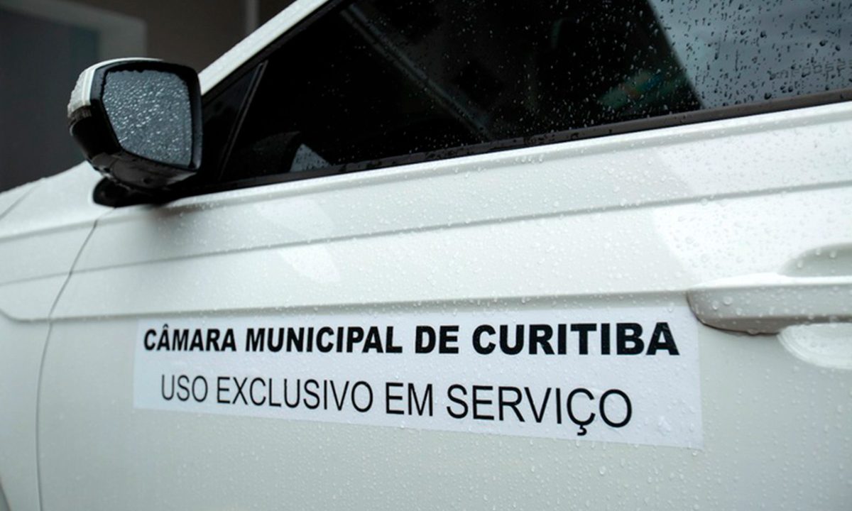 vereadores-discutem-uso-carro-oficial-campanha