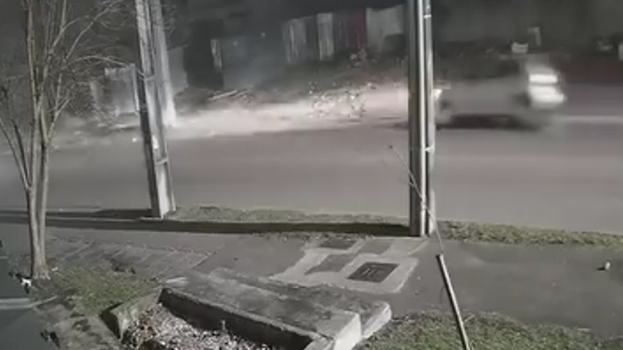CARRO-BATE-POSTE