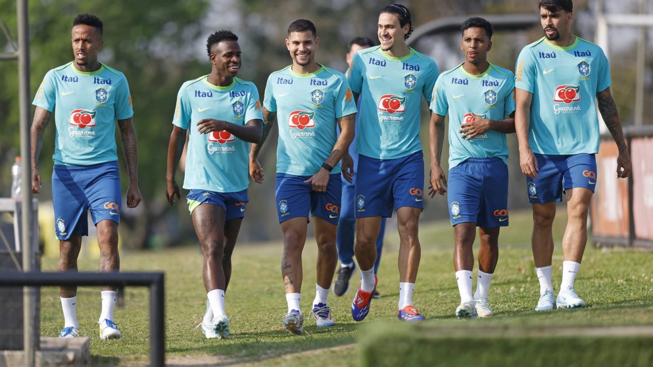 Jogadores da seleção brasileira no CT do Caju
