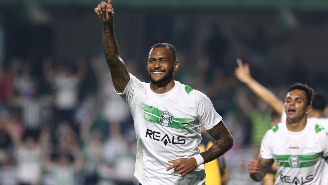 Junior Brumado, atacante do Coritiba.