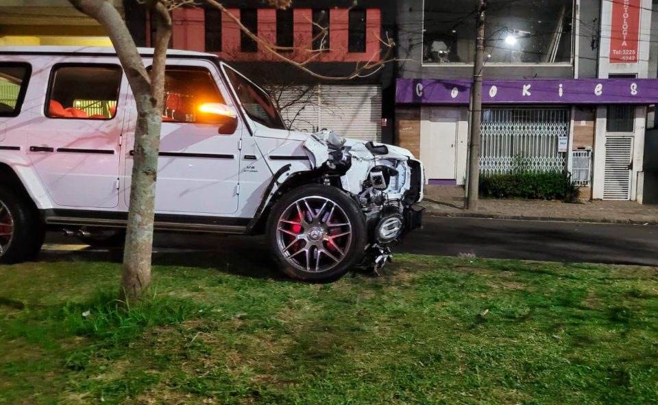 acidente-silva-jardim-mercedes-foto-felipe-valente-1