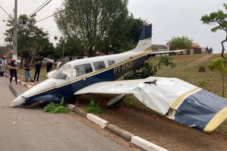 aviao-praça-sp