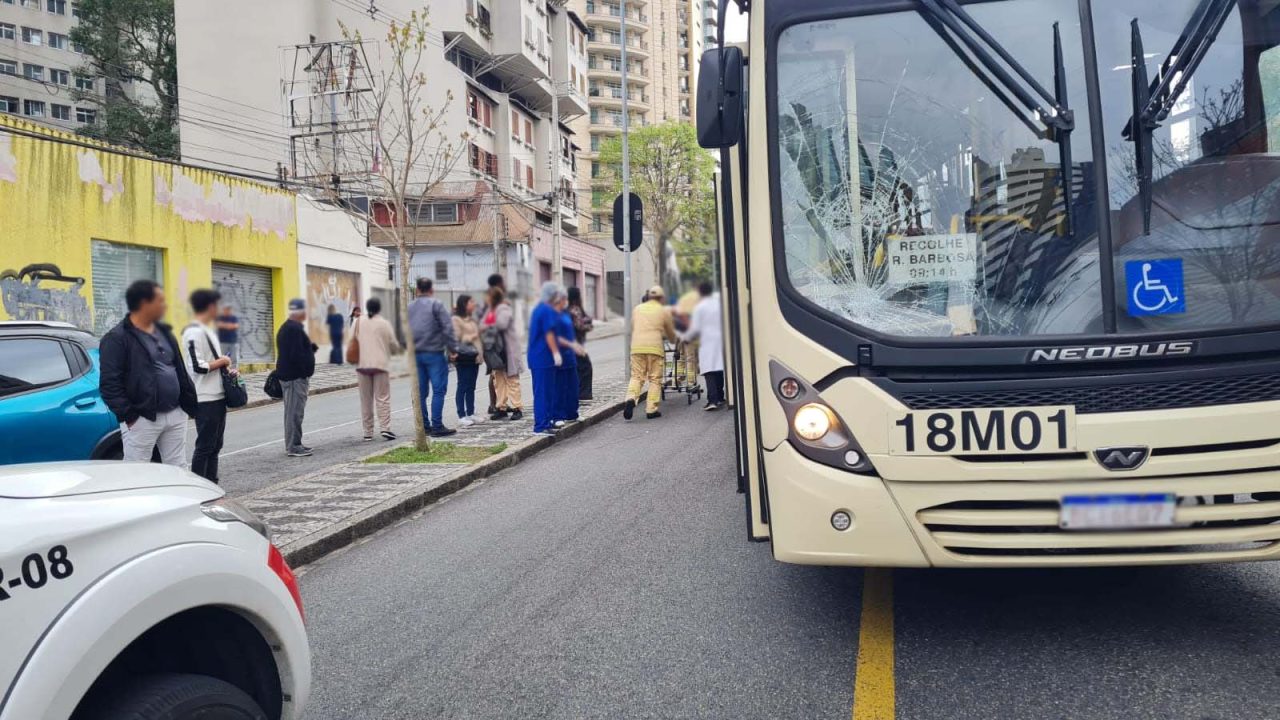 pedestre-atropelado-onibus-joao-gualberto-curitiba