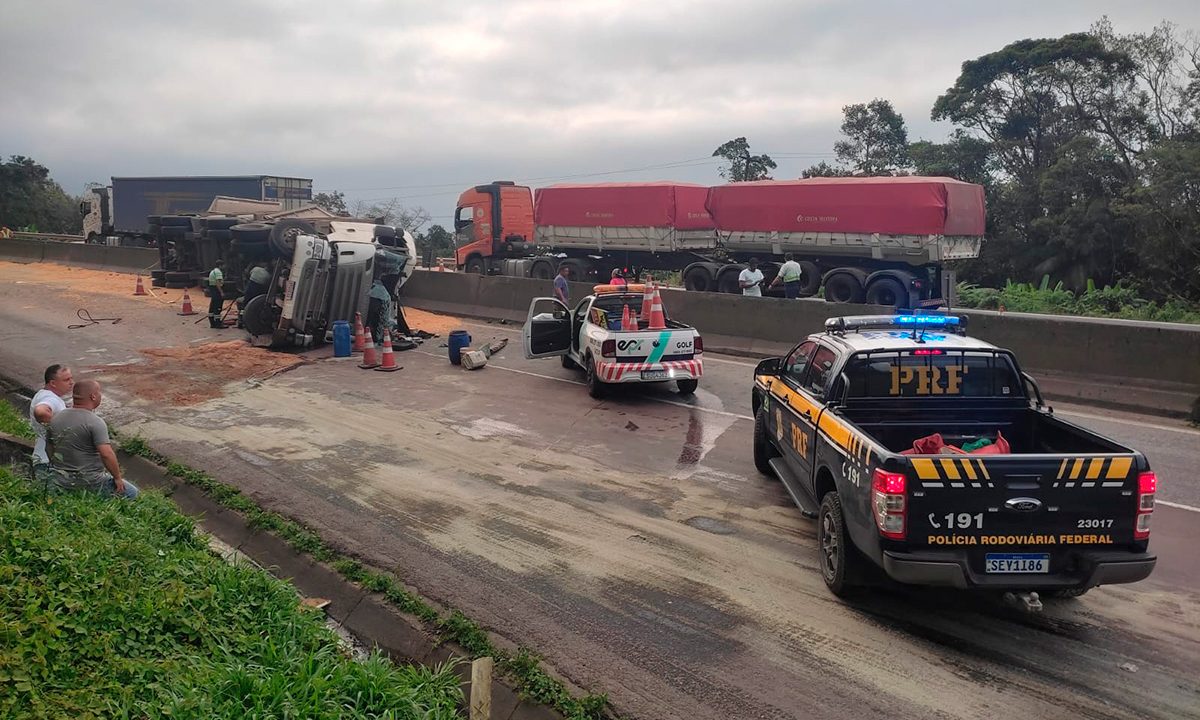 tombamento-caminhao-km-38-br-277-litoral-1