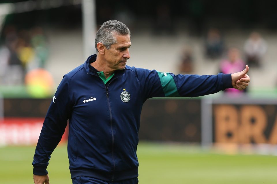 Jorginho, técnico do Coritiba em jogo com o Amazonas