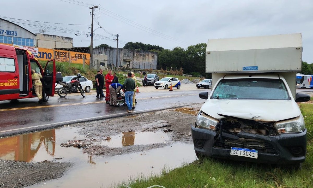 Motociclista-invade-pista-contrária-bate-caminhonete-Contorno-Norte