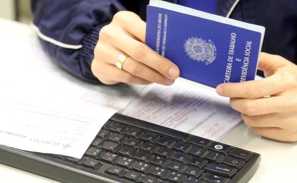 Mutirão-emprego-oferta-1-300-mil-vagas-Grande-Curitiba