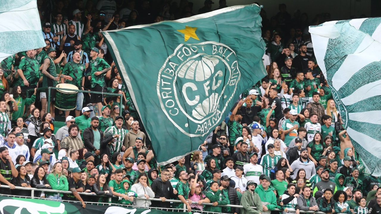 Torcida do Coritiba no Couto Pereira