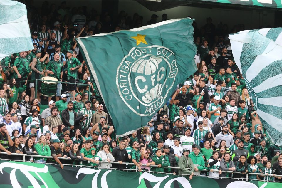 Torcida do Coritiba no Couto Pereira