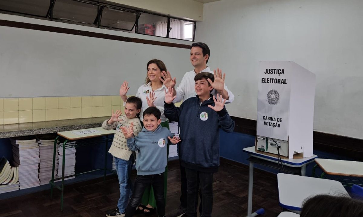 eduardo-pimental-vota-curitiba-rebate-ataques