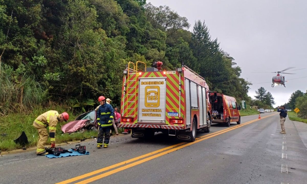acidente-dois-carros-estrada-ribeira-colombo