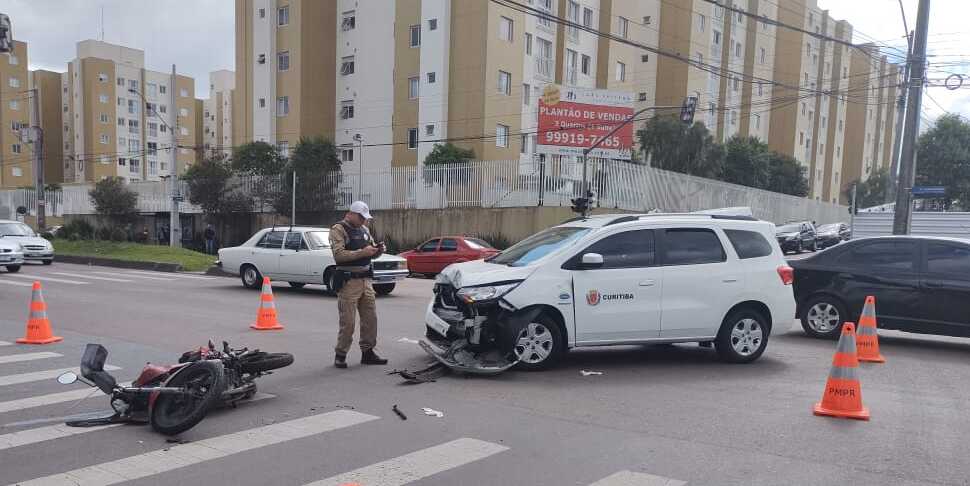 acidente-joao-bettega-moto-carro-prefeitura-curitiba