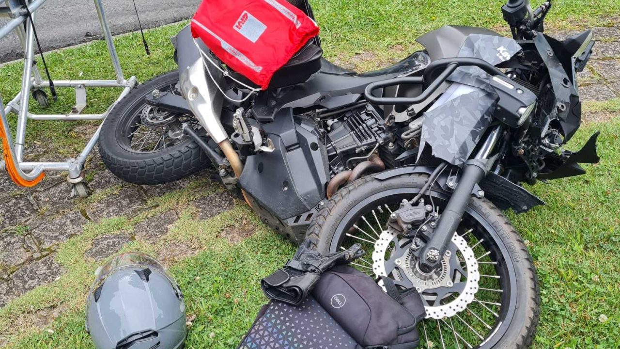homem-ferido-acidente-moto-caminhonete-exercito-jardim-social-curitiba