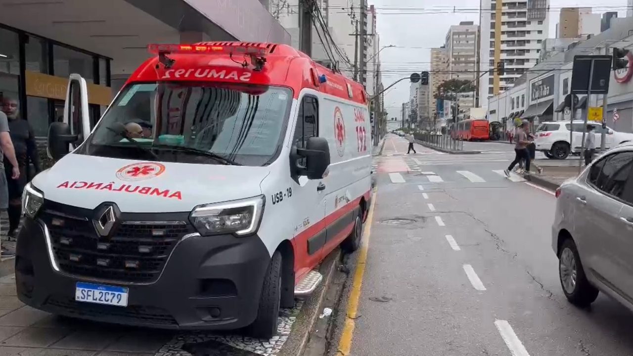 idosa-atropelada-bicicleta-sete-de-setembro-shopping-curitiba