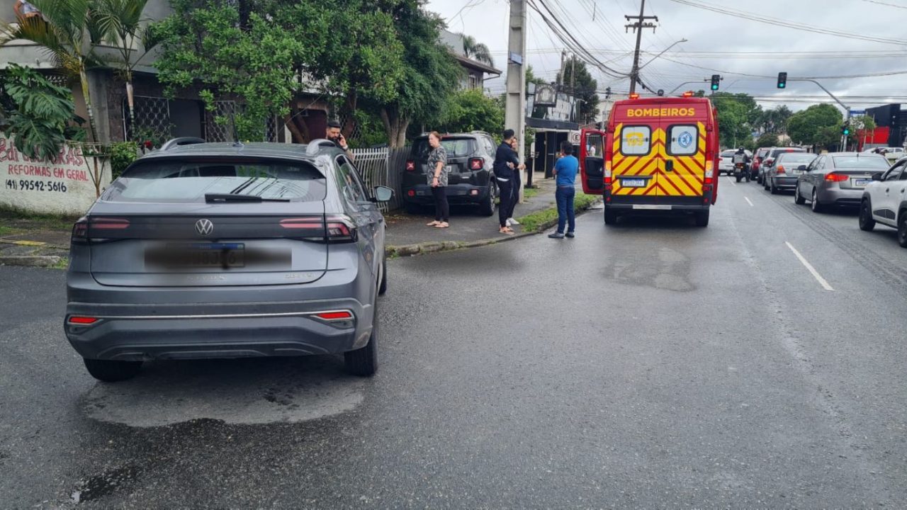 idoso-ferido-acidente-batida-carros-cajuru-curitiba