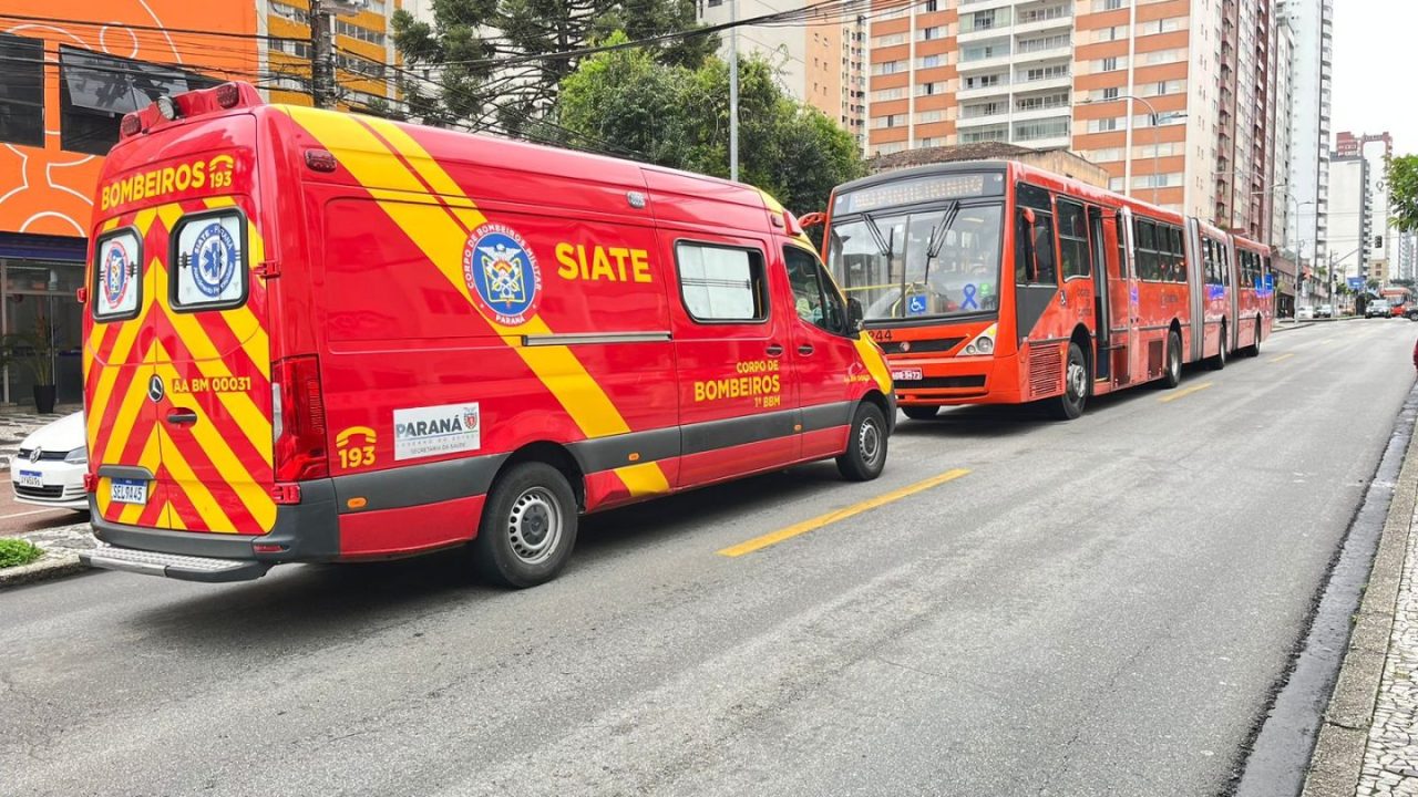 jovem-atropelada-onibus-biarticulado-curitiba