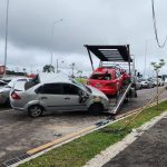 motorista-bate-carros-estacionados-linha-verde-7