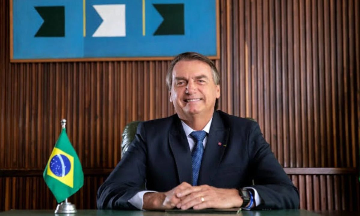 Bolsonaro-se-compara-Milei-e-o-agradece-receber-foragidos-8-de-janeiro