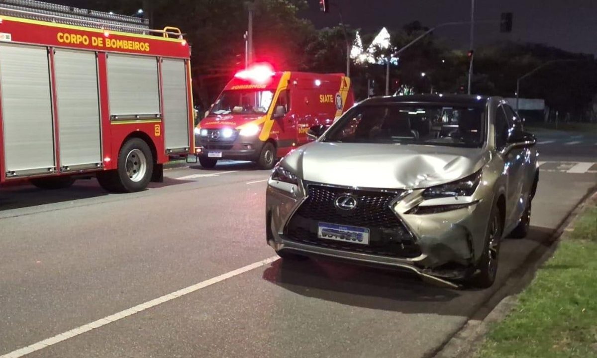 Casal-fica-ferido-após-ser-atingido-carro-cruzamento-Linha-Verde