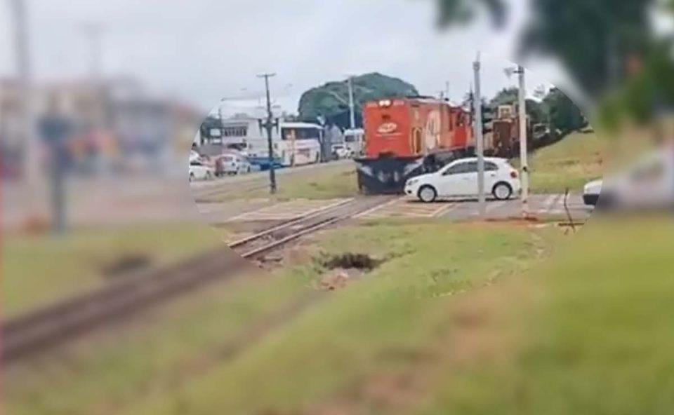 acidente-carro-trem-arapongas