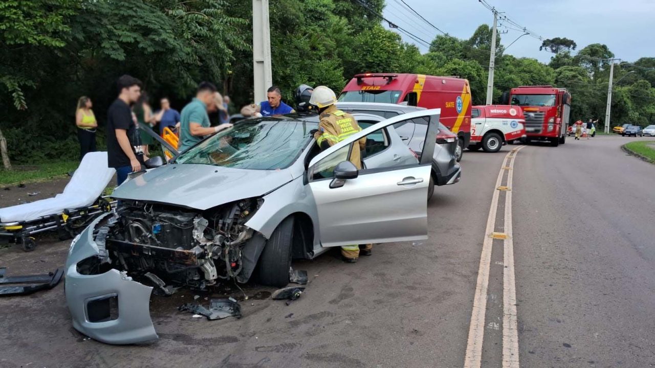 batida-carros-bacacheri-2