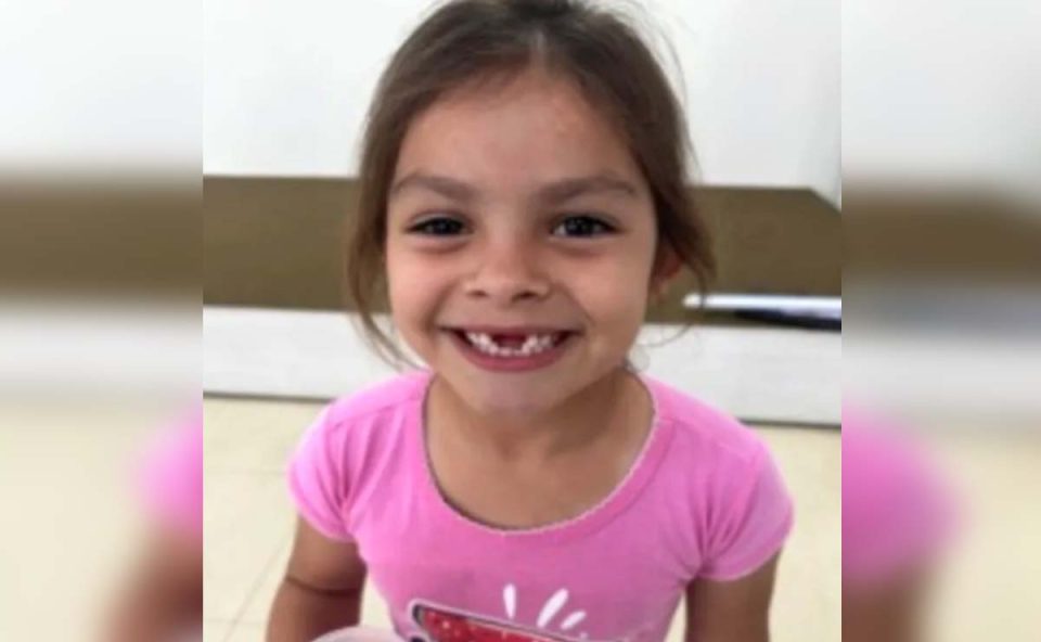 menina-morre-atingida-trave-parana