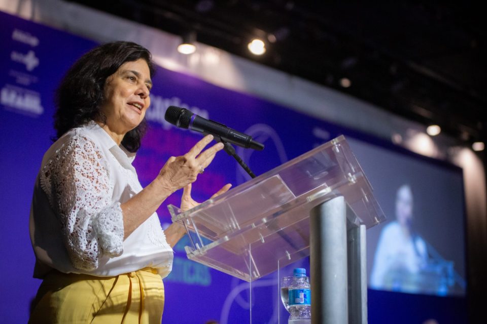 nisia-trindade-ministra-saude