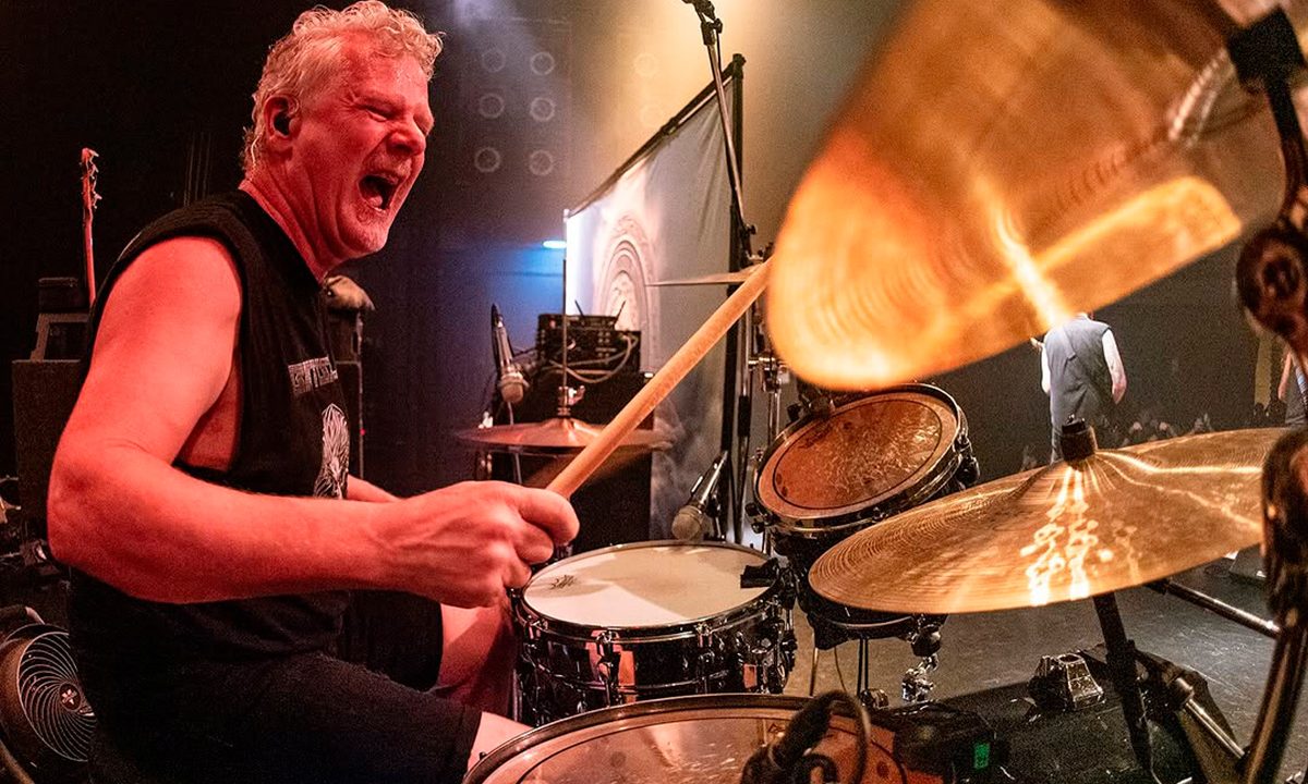 simon-dawson-novo-baterista-iron-maiden