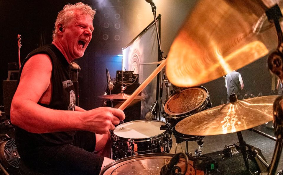 simon-dawson-novo-baterista-iron-maiden