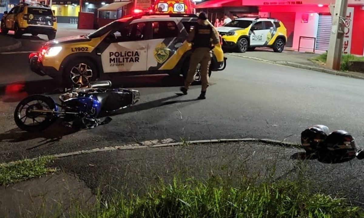 Motociclista-bate-viatura-Polícia-Militar-e-preso-por-embriaguez-Grande-Curitiba