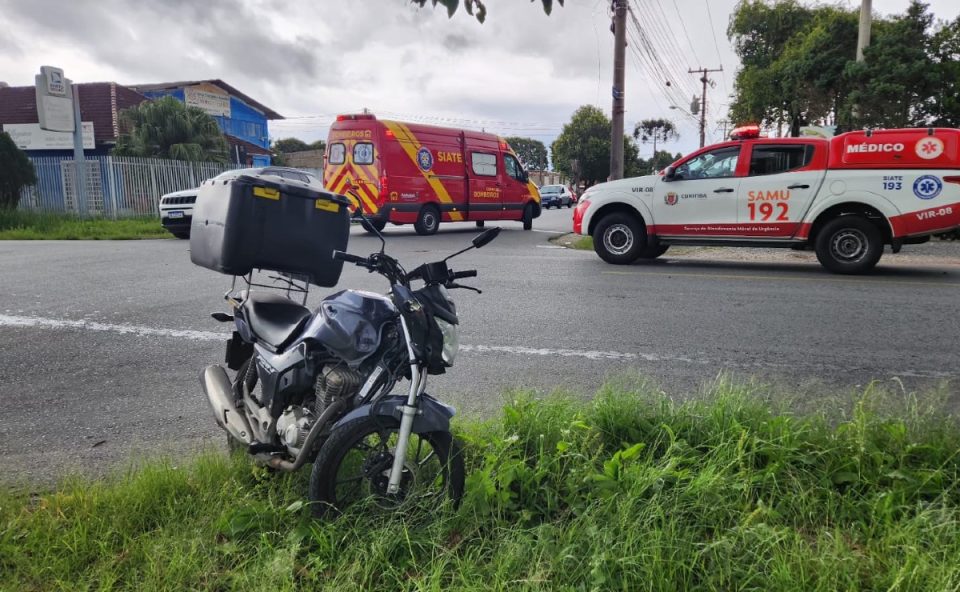 Motociclista-estado-grave-após-atingido-veículo-cruzamento-no-Hauer