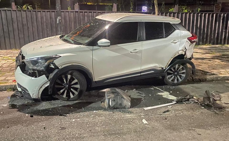 Motorista-foge-após-fazer-strike-quatro-veículos-Batel-proprietária-um-dos-carros-atingidos-registra-denúncia