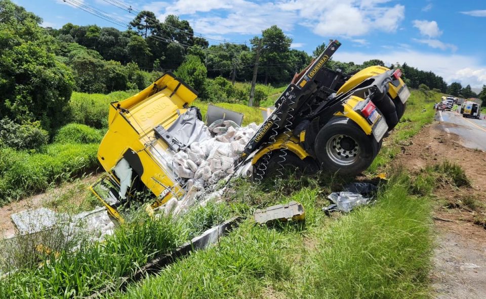 acidente-envolvendo-caminhao-e-dois-carros-deixa-homem-morto-contorno-norte-2