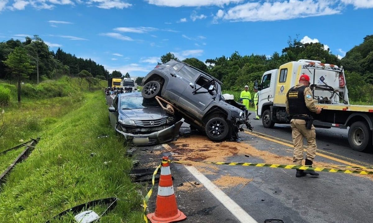 acidente-envolvendo-caminhao-e-dois-carros-deixa-homem-morto-contorno-norte-3
