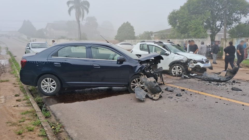 batida-carros-feridos-curitiba-4