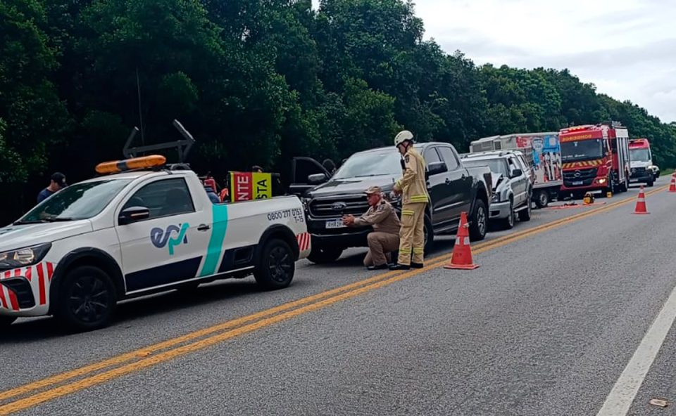 engavetamento-cinco-veiculos-pr-407-litoral-2