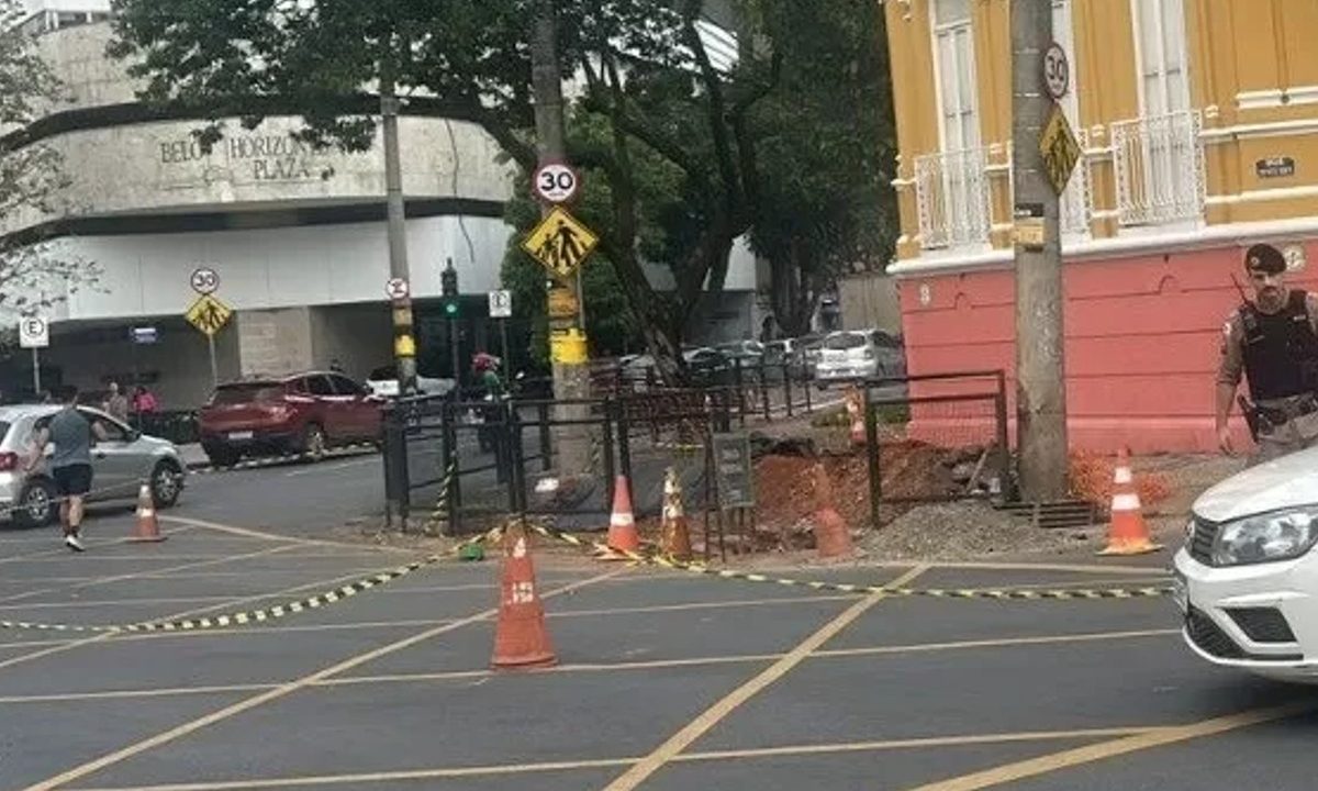 estouro-obra-da-prefeitura-deixa-quatro-funcionarios-feridos-belo-horizonte
