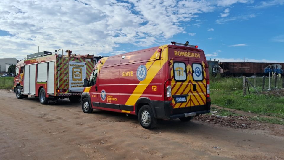 Jovem atropelado por trem em Curitiba pode ter sido abandonado morto sobre linha férrea, diz PM