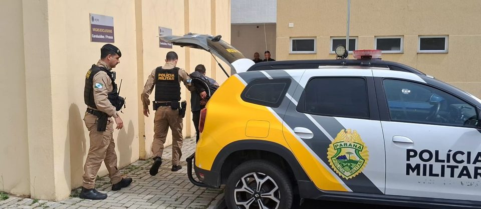 Foragido é preso após roubar carro de luxo em assalto à mão armada em Curitiba
