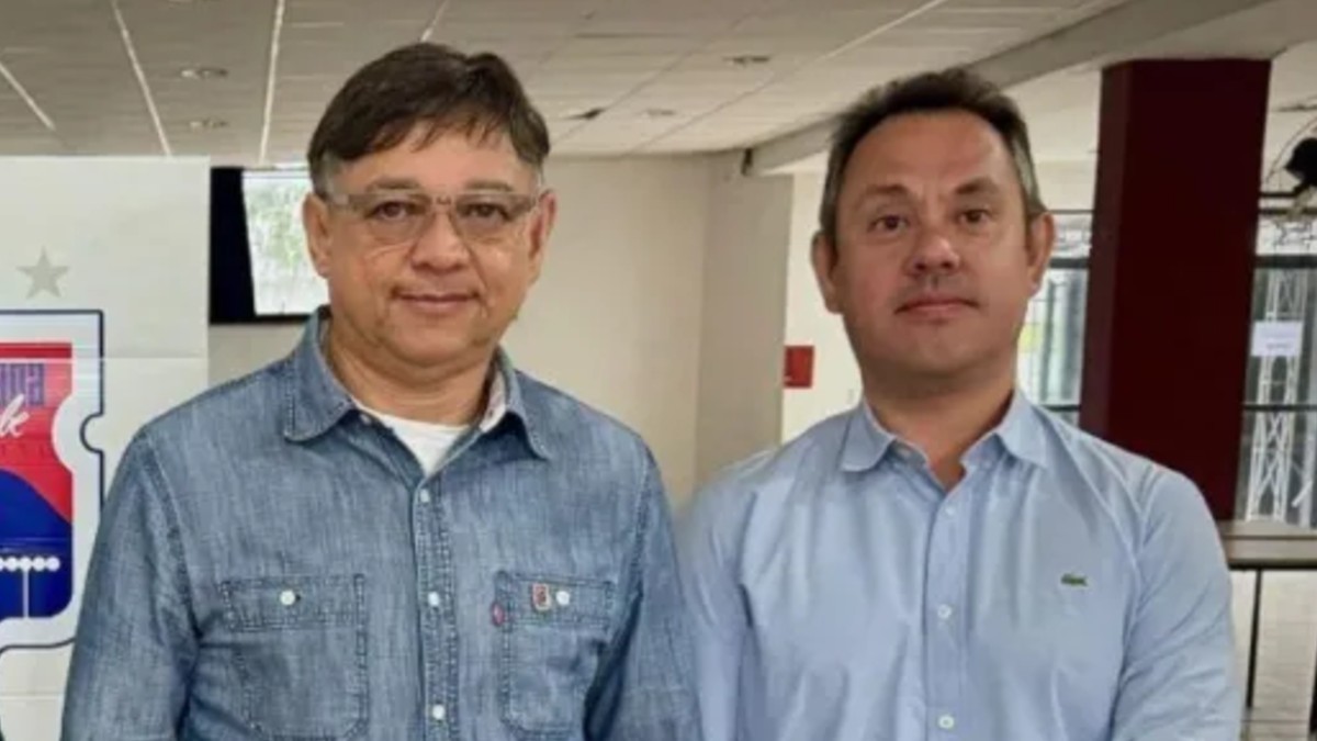 Alessandro Kishino ao lado de Ailton Barboza, presidente do Paraná Clube