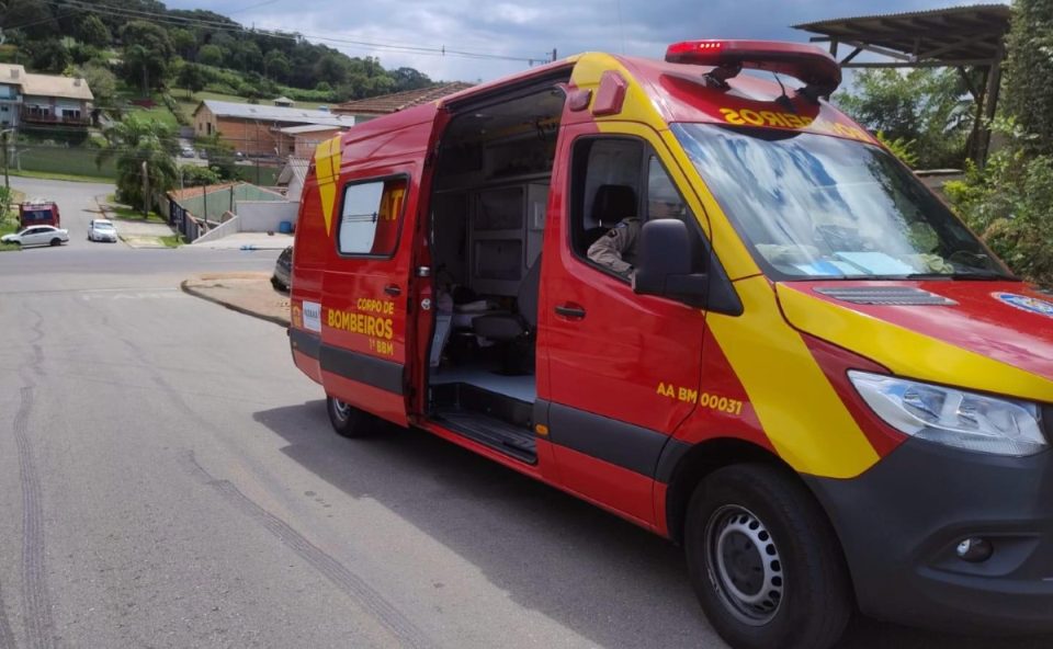 Criança-atropelada-motorista-não-presta-socorro-e-foge-do-local-Colombo-1