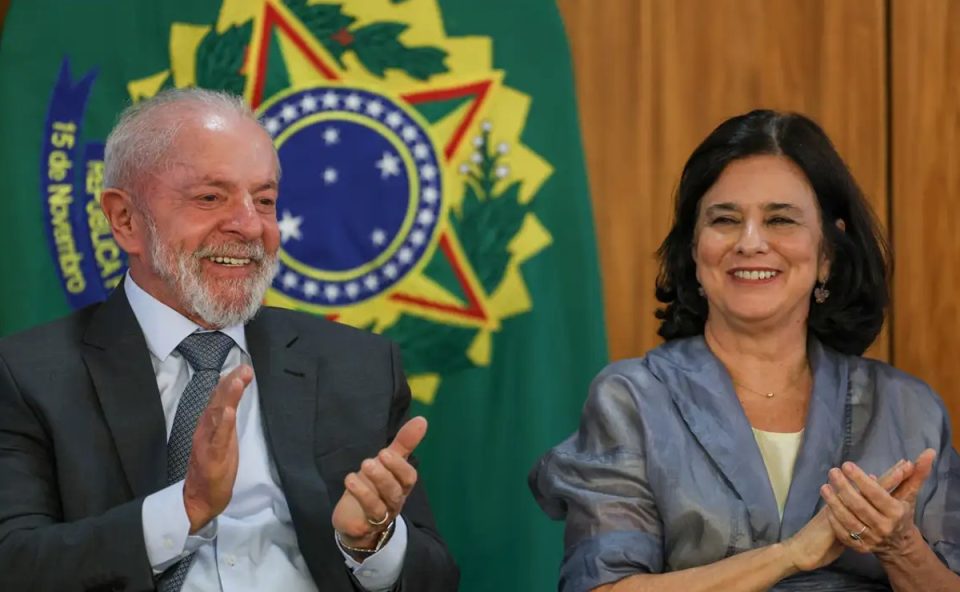 Governo-anuncia-vacina-100%-nacional-contra-dengue-SUS-2026