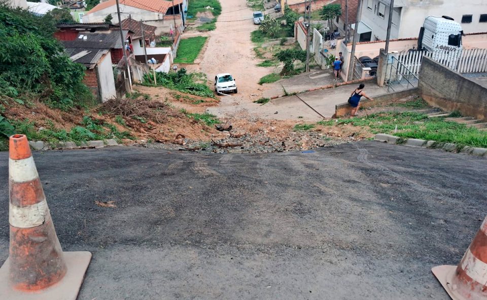 acidente-idoso-gol-obra-tamandare-3